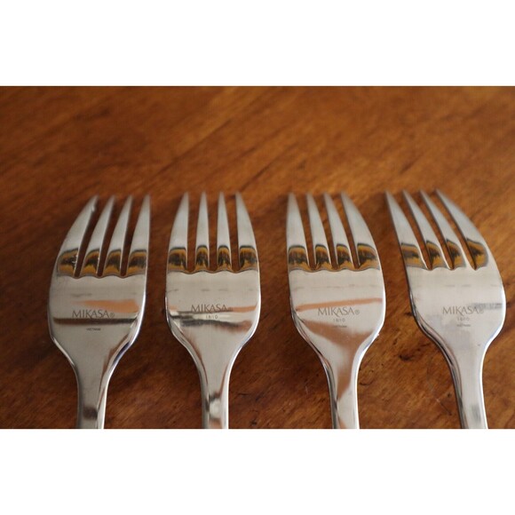 Lot 4x Mikasa Bravo Stainless Satin / Glossy Tines Vietnam Dinner Forks 8.3" - Picture 3 of 11